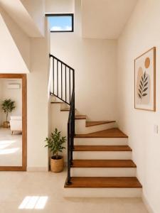 Stunning Newly Renovated 3BRVilla-Walk to theBeach