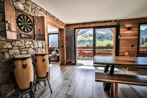 Arvi 611 - Duplex, vue Aravis et village la Clusaz, 4 adultes et 2 enfants
