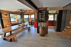 Arvi 611 - Duplex, vue Aravis et village la Clusaz, 4 adultes et 2 enfants