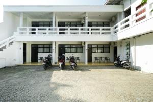 RedDoorz at Ken Zong Inn near Pantai Ujung Genteng