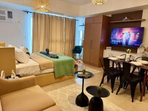 Luxury Staycation | Venice w Balcony near Bgc