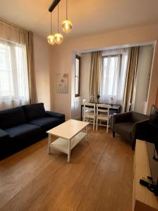 Stylish 2BR Flat Near Grand Bazaar & Eminönü