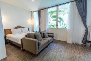 Modern 3BDR Villa - Central Canggu - Walk to Finns & Atlas Beach Club