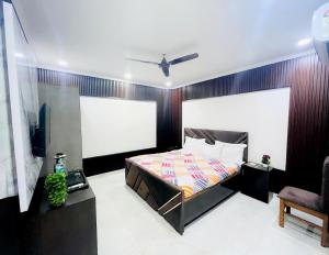 Hotel Happiness - 2 walk Near Nizamuddin Dargah