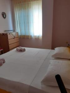 Gonis Apartments