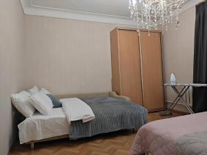 Двокімнатна квартира подобово з 3 ліжками, ванною та високими стелями, Документи для відрядження