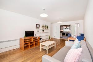 Amazing Thames view apartment
