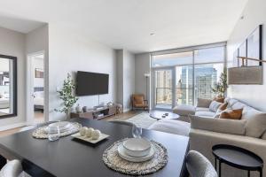 Skyline Views Gulch Condo For 2, Private Balcony
