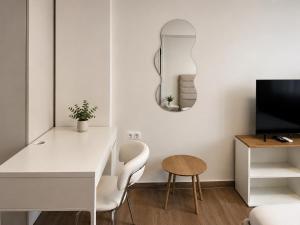 Big Studio with Kitchen near Ladadika