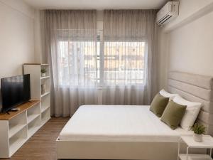 Big Studio with Kitchen near Ladadika
