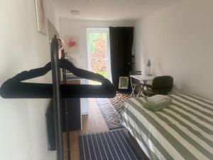 Garden Studio Flat 2 and Parking