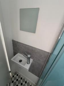 Garden Studio Flat 2 and Parking
