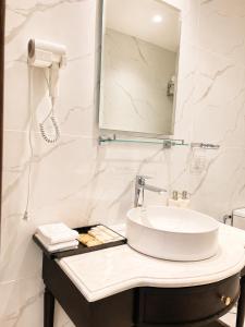 Lavia Hotel