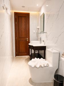 Lavia Hotel