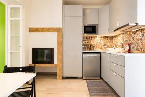 Apartment in Lisbons Lively City Centre