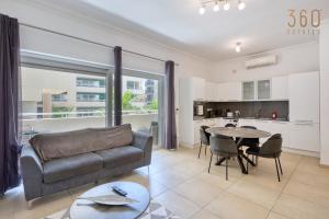 Stylish 1 Bedroom Apartment with Balcony Fort Cambridge Sliema