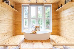 Homestay CHAT - Train Street, Free Laundry, Self check-in