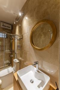 Homestay CHAT - Train Street, Free Laundry, Self check-in
