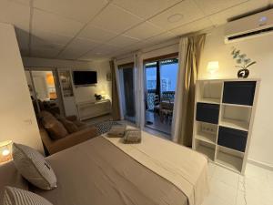 Maite Sky - Beachfront