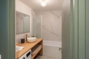 Architect renovated apt parking & 2 balconies