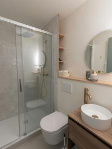 Architect renovated apt parking & 2 balconies