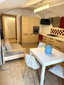 L4K3 Artist Centre- Free Pool, Balconies, 100 m Lake & Restaurants, Washing Machine, 70 m2