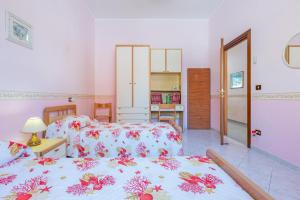 GuestHost - Corte del Limone Apartment with Patio
