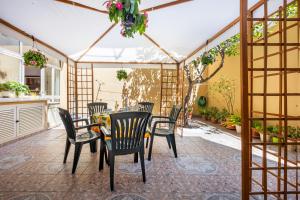 GuestHost - Corte del Limone Apartment with Patio