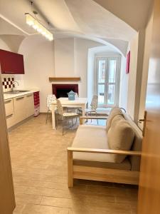 L4K3 Artist Centre- Free Pool, Balconies, 100 m Lake & Restaurants, Washing Machine, 70 m2