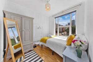 Excellent Contractor 2Bedroom flat Canary Wharf with Wifi Near DLR