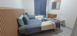 Alquilaencanarias-Medano Galte, terrace and beach