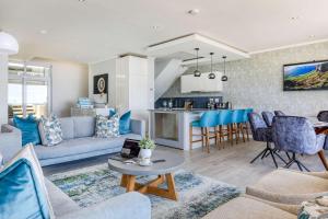 Houghton Villa Camps Bay - 5 min walk to beach