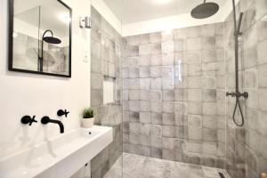 Premium Apartment by Hi5- 3 Bdr with amazing view