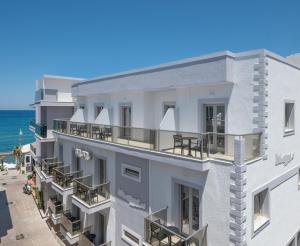 San Marine Beach Hotel, Heart of Chersonissos, Steps from the Sea