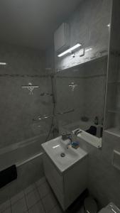 Quiet Apartment Near City Centre & Zoo