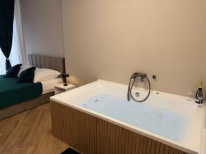 Apartment z Jacuzzi Kraków LUXURY Długa