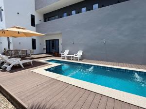 LaViena pool villa
