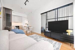 New Designer 1BR in Marati Kvartal with patio