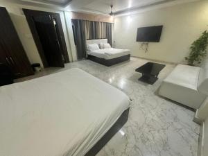 Fun & Food Resort N Water Park
