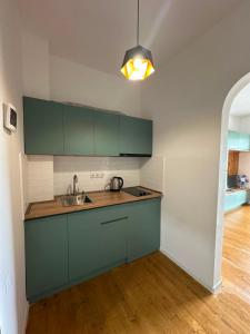 Bazaleti Lake Family Apartment