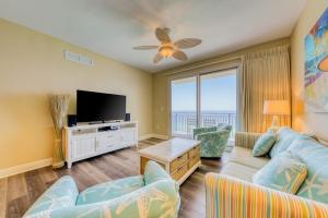 Beachfront condo with Gulf views access to beach large pool hot tub & gym