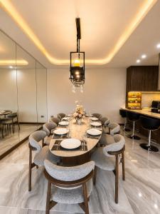Hello Pattaya Pool Villa Brand New 5BR Luxury