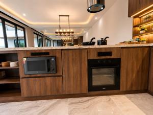 Hello Pattaya Pool Villa Brand New 5BR Luxury