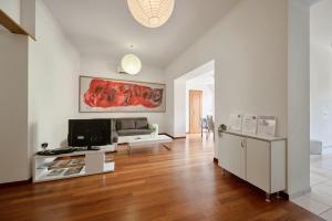 Mezzanine Apartment, Zagreb center by Irundo
