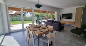 Garden House Polanica Zdroj - nowoczesny dom z prywatnym ogrodem