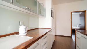 Benatska Harmony Apartment by Rentez