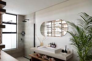 Ekubo Shoreline Retreat