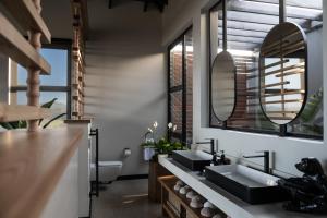 Ekubo Shoreline Retreat