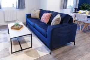 2 bedrm | 1 bath | 1 free parking space
