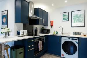 2 bedrm | 1 bath | 1 free parking space